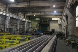 Теплый производственный цех, оборудованный кран балкой. Большая прилегающая территория 